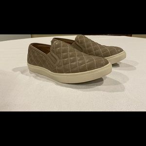 STEVE MADDEN SNEAKERS